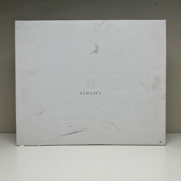 Versace | Shoe Box/1 Dust Bags | White | W13.75 x H11.25 x D5 in - Picture 1 of 16